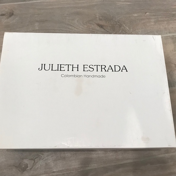 Julieth Estrada T-Strap Heels Floral Green Size 10 - Picture 8 of 8